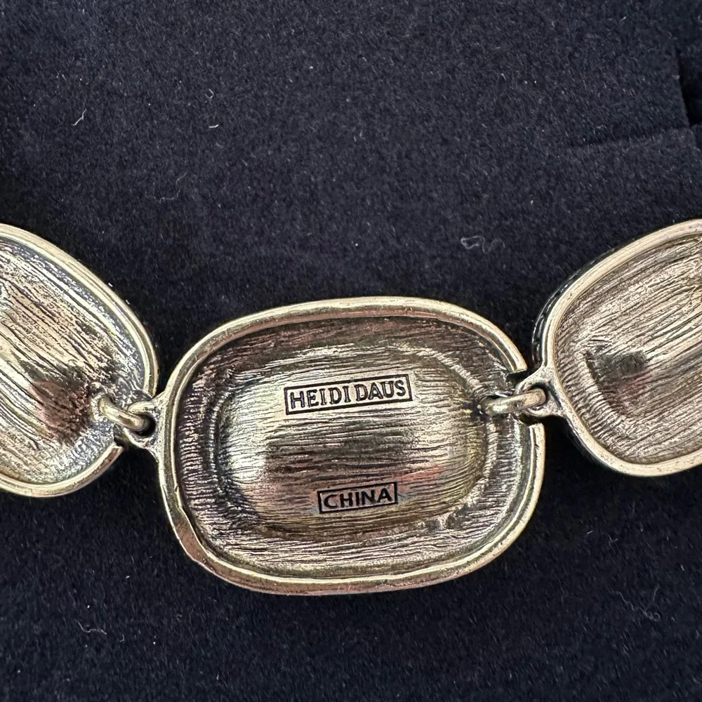 Beyond Gorgeous HEIDI DAUS Vintage Necklace  Citron Crystal 16-20